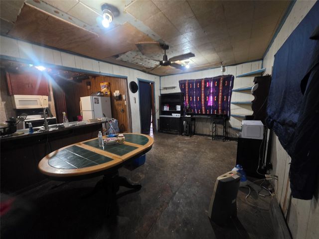 213 Pennsylvania Avenue, Graham, TX 76450