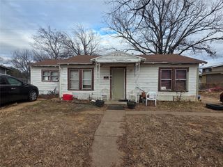 213 Pennsylvania Avenue, Graham, TX 76450