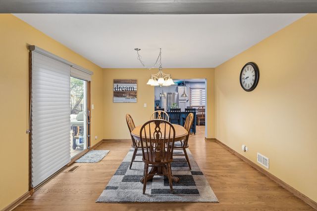 520 Birchwood Road, Frankfort, IL 60423