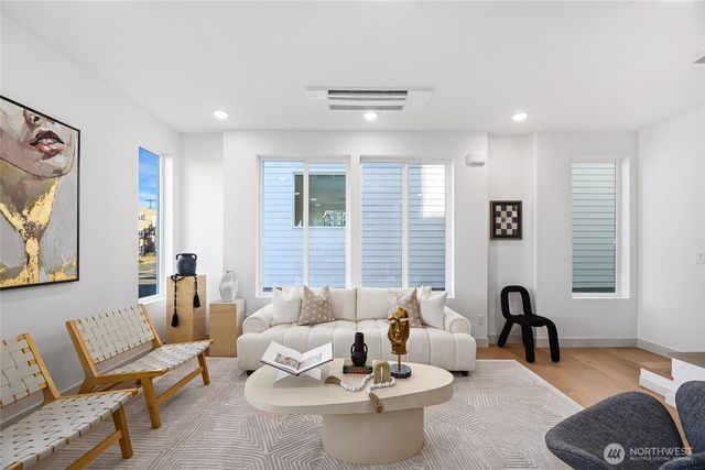 4517 44th Avenue SW, Seattle, WA 98116