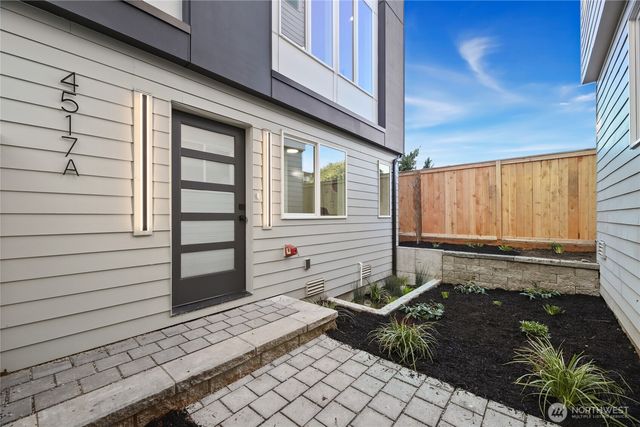 4517 44th Avenue SW, Seattle, WA 98116