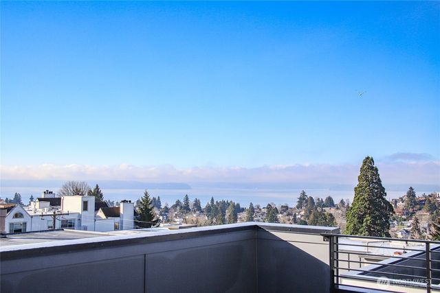 4517 44th Avenue SW, Seattle, WA 98116