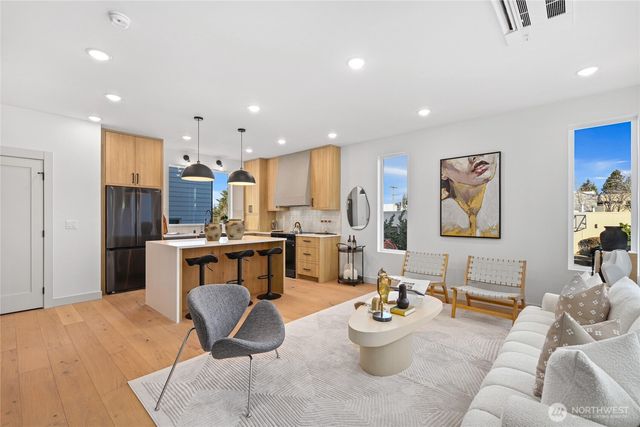 4517 44th Avenue SW, Seattle, WA 98116