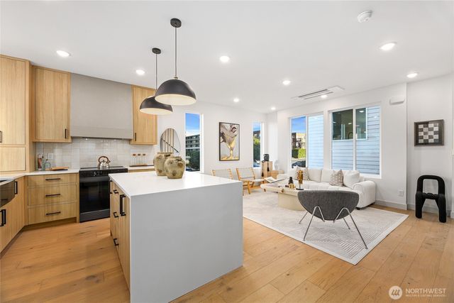 4517 44th Avenue SW, Seattle, WA 98116