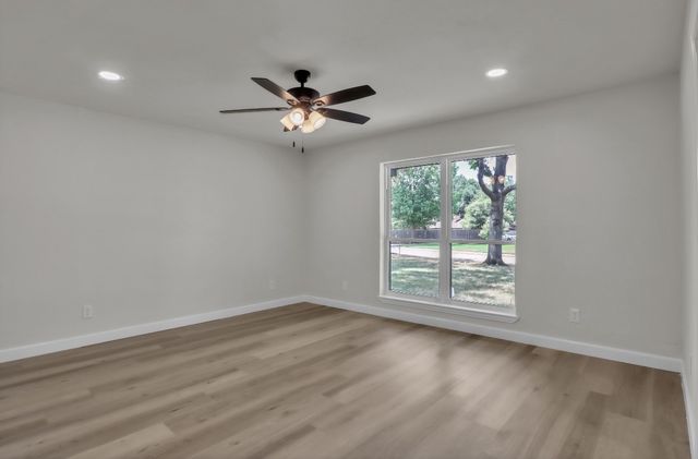 729 Surrey Circle, Grand Prairie, TX 75050