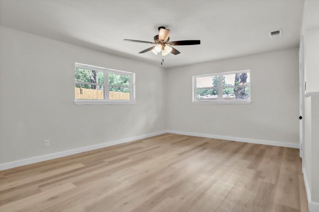729 Surrey Circle, Grand Prairie, TX 75050