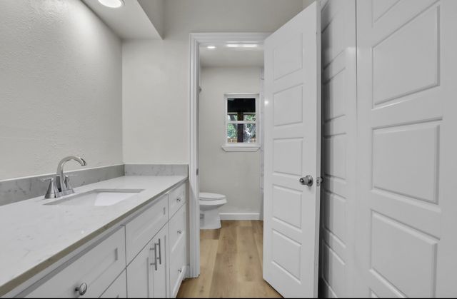729 Surrey Circle, Grand Prairie, TX 75050