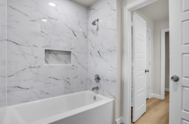 729 Surrey Circle, Grand Prairie, TX 75050