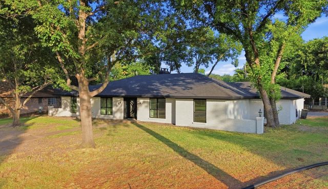 729 Surrey Circle, Grand Prairie, TX 75050