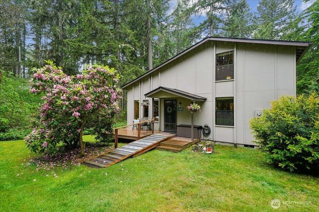 10606 Olympic Drive, Anderson Island, WA 98303