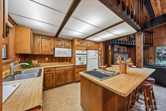 10606 Olympic Drive, Anderson Island, WA 98303