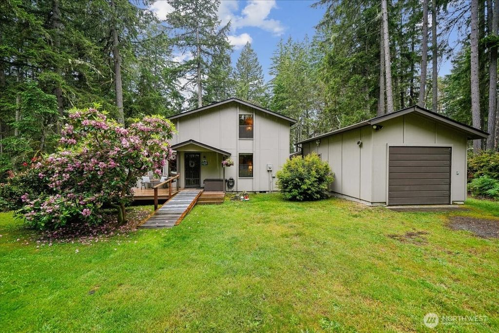 10606 Olympic Drive, Anderson Island, WA 98303