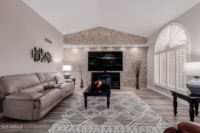 20807 N DESERT SANDS Drive, Sun City West, AZ 85375