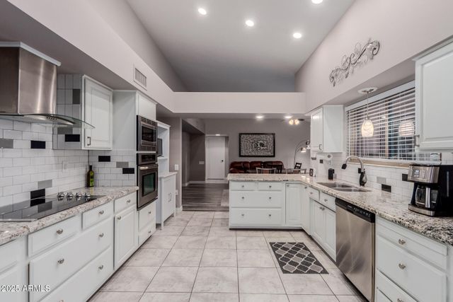 20807 N DESERT SANDS Drive, Sun City West, AZ 85375