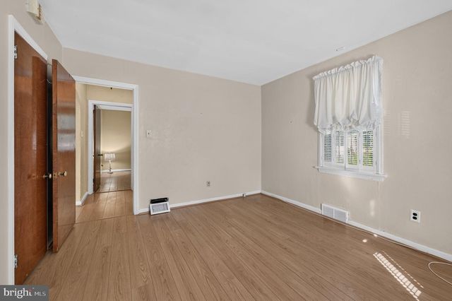 30 W MAPLE AVE, Lindenwold, NJ 08021