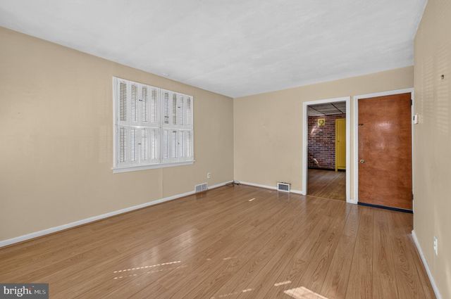 30 W MAPLE AVE, Lindenwold, NJ 08021