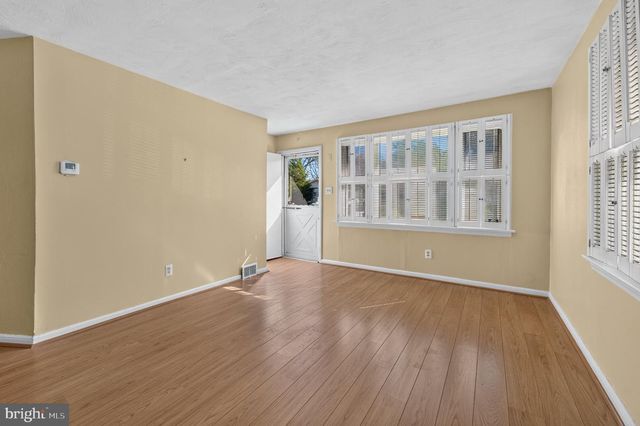 30 W MAPLE AVE, Lindenwold, NJ 08021