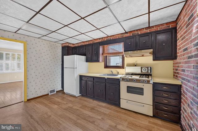30 W MAPLE AVE, Lindenwold, NJ 08021