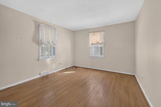 30 W MAPLE AVE, Lindenwold, NJ 08021