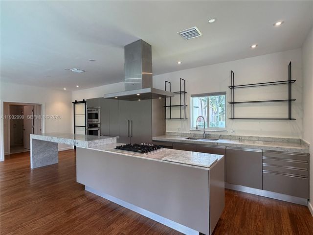 621 W Dilido Dr, Miami Beach, FL 33139