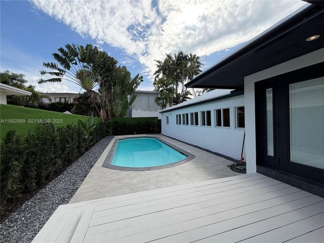 621 W Dilido Dr, Miami Beach, FL 33139