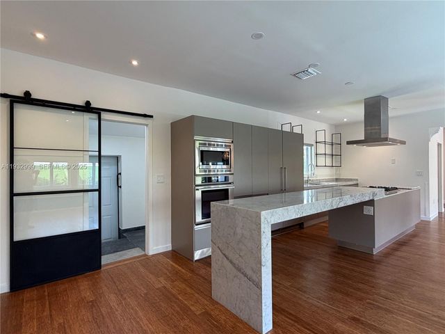 621 W Dilido Dr, Miami Beach, FL 33139