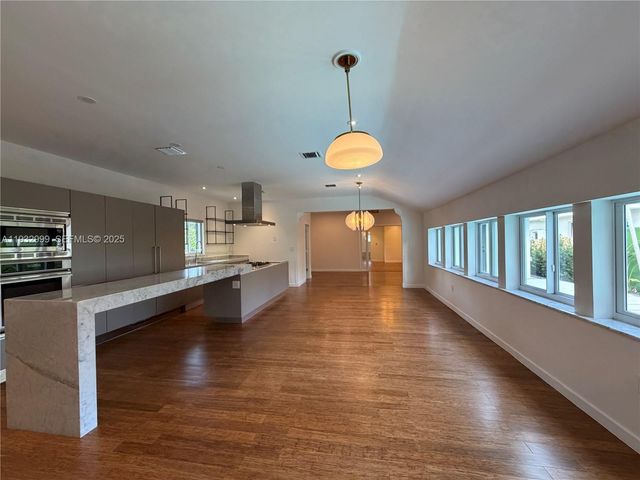 621 W Dilido Dr, Miami Beach, FL 33139