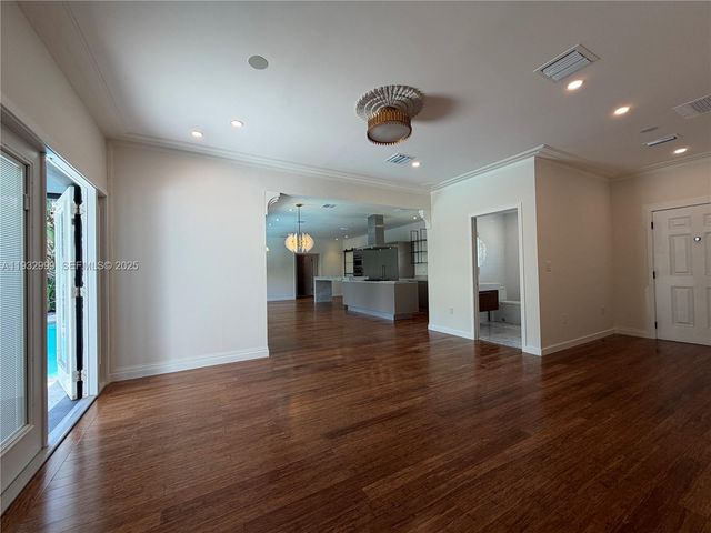 621 W Dilido Dr, Miami Beach, FL 33139