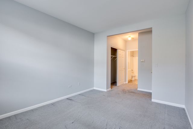 805 Genesee Drive 805, Naperville, IL 60563