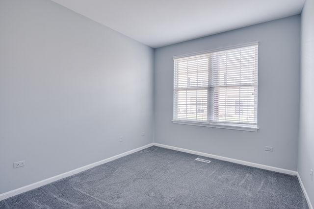 805 Genesee Drive 805, Naperville, IL 60563