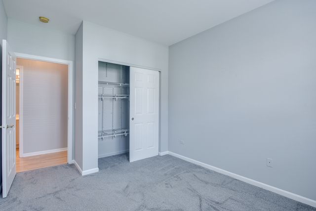 805 Genesee Drive 805, Naperville, IL 60563