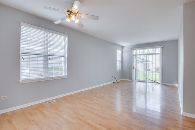 805 Genesee Drive 805, Naperville, IL 60563