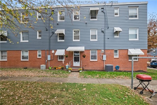 302 Kenna Drive, South Charleston, WV 25309