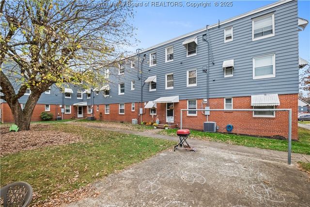 302 Kenna Drive, South Charleston, WV 25309