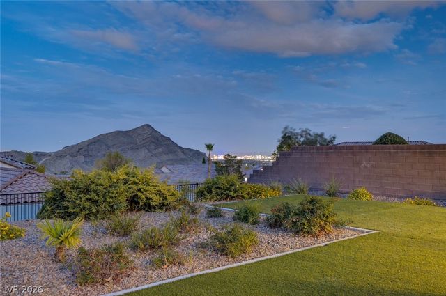 4654 Plum Button Street, Las Vegas, NV 89129