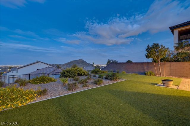 4654 Plum Button Street, Las Vegas, NV 89129