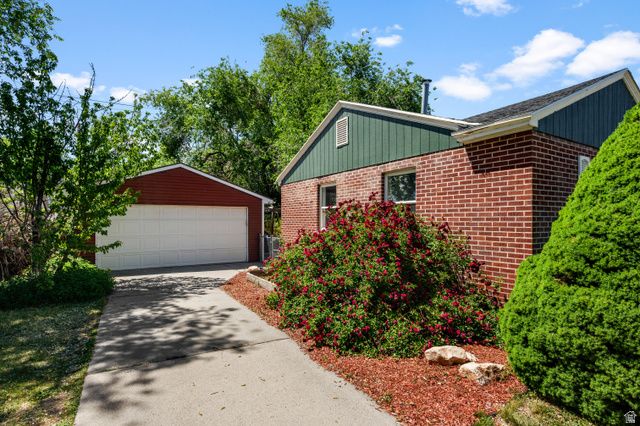 5756 S LINDON ST, Murray, UT 84107