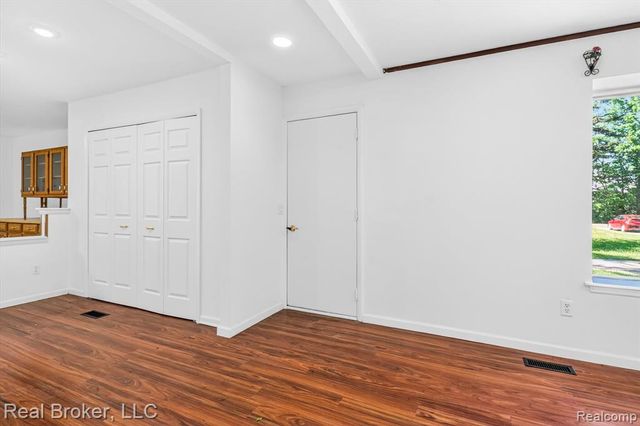 48050 Hull Road, Belleville, MI 48111