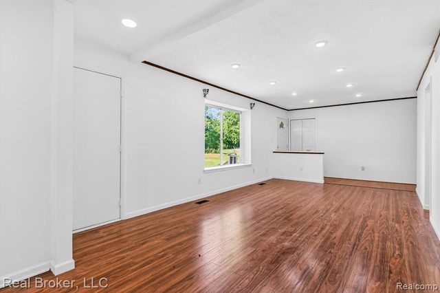 48050 Hull Road, Belleville, MI 48111