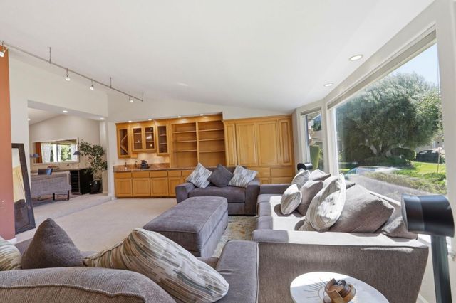 6124 Corte De La Reina, San Jose, CA 95120