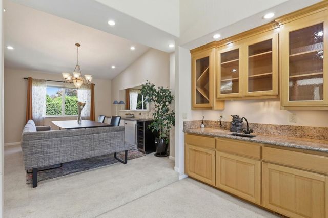 6124 Corte De La Reina, San Jose, CA 95120
