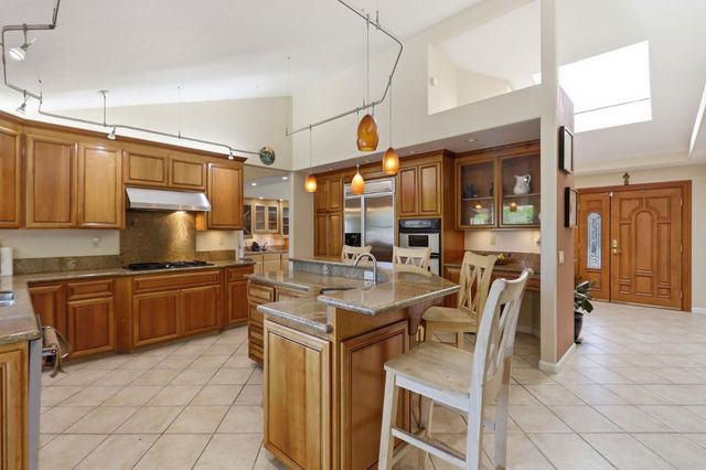 6124 Corte De La Reina, San Jose, CA 95120