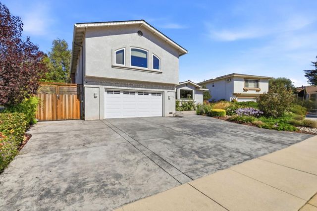 6124 Corte De La Reina, San Jose, CA 95120