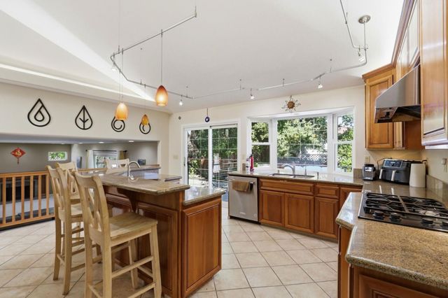 6124 Corte De La Reina, San Jose, CA 95120
