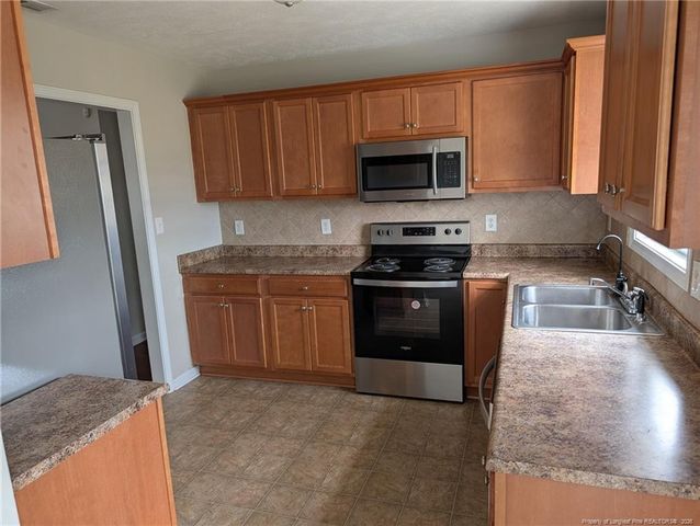 2519 Crumpler Drive, Hope Mills, NC 28348