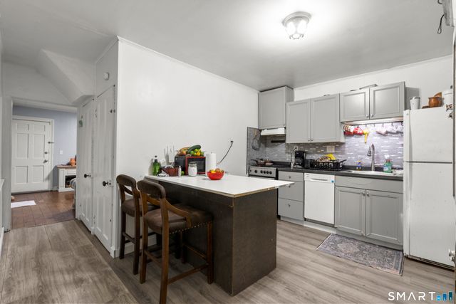 14 Home Place, Danbury, CT 06810