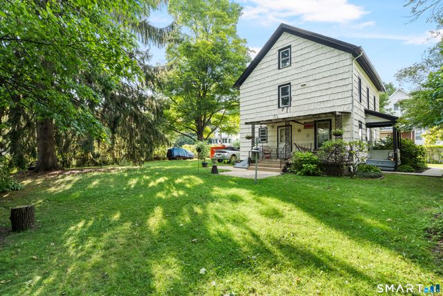 14 Home Place, Danbury, CT 06810