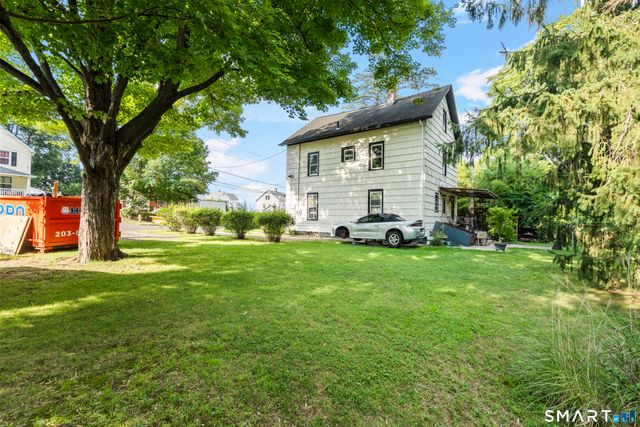 14 Home Place, Danbury, CT 06810