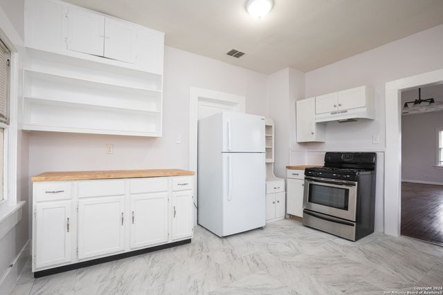 1715 SANTA ANNA, San Antonio, TX 78201