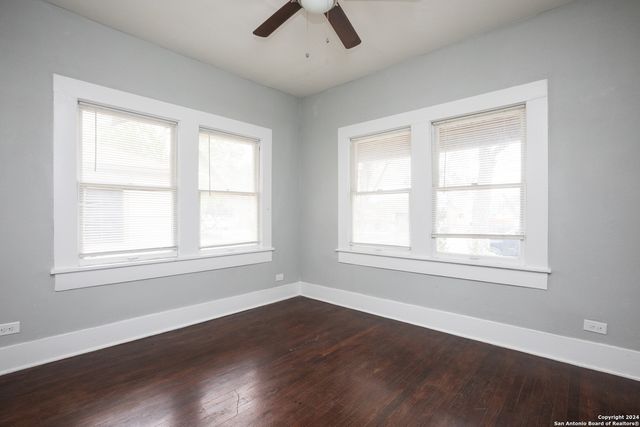 1715 SANTA ANNA, San Antonio, TX 78201